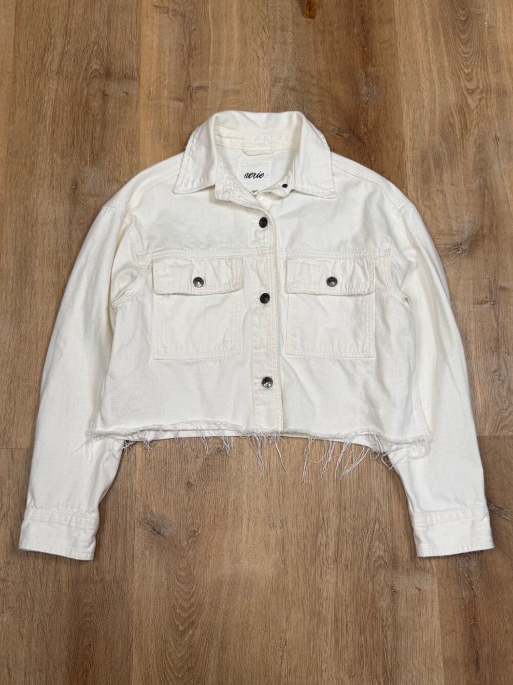 Aerie White Cropped Denim Jacket With Frayed Hem & Button Front Size Small